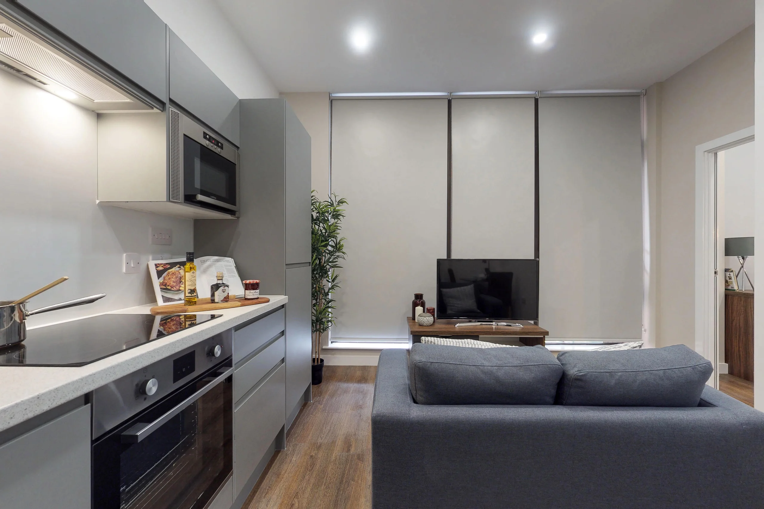 607e1b63-99c3-47e6-8683-d3af890fc9d0