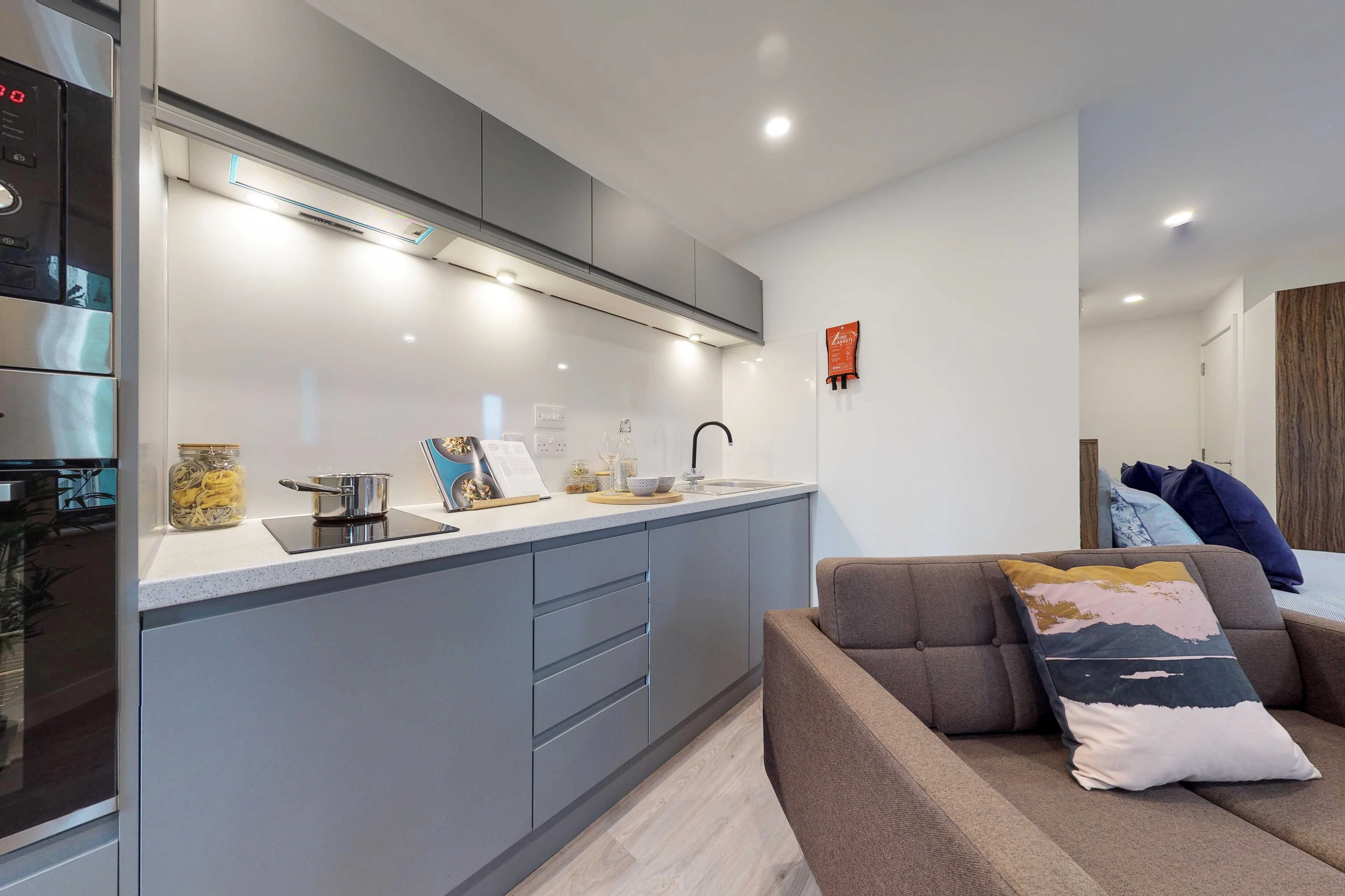 d9f504db-37e8-428a-a2e1-ecd65405722b